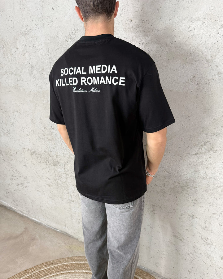 T-shirt Social Media