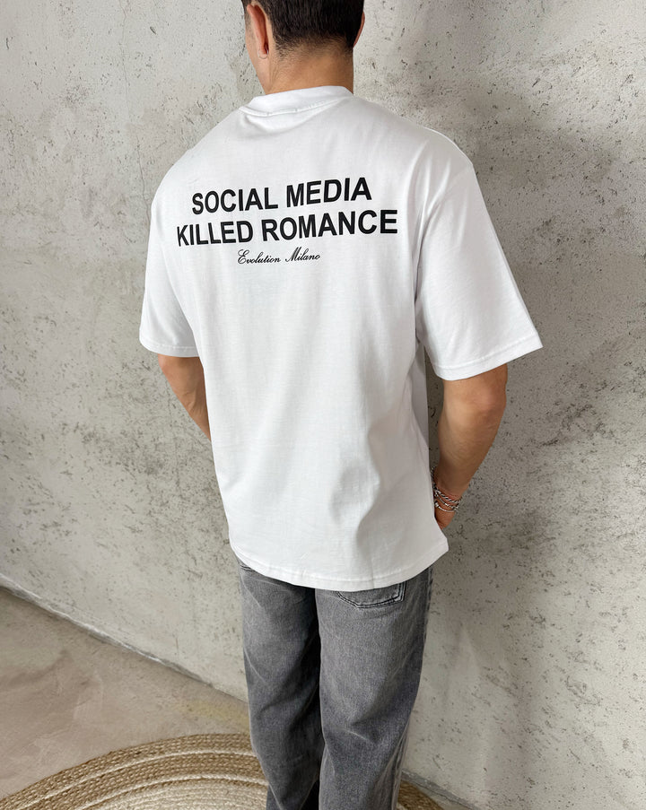 T-shirt Social Media